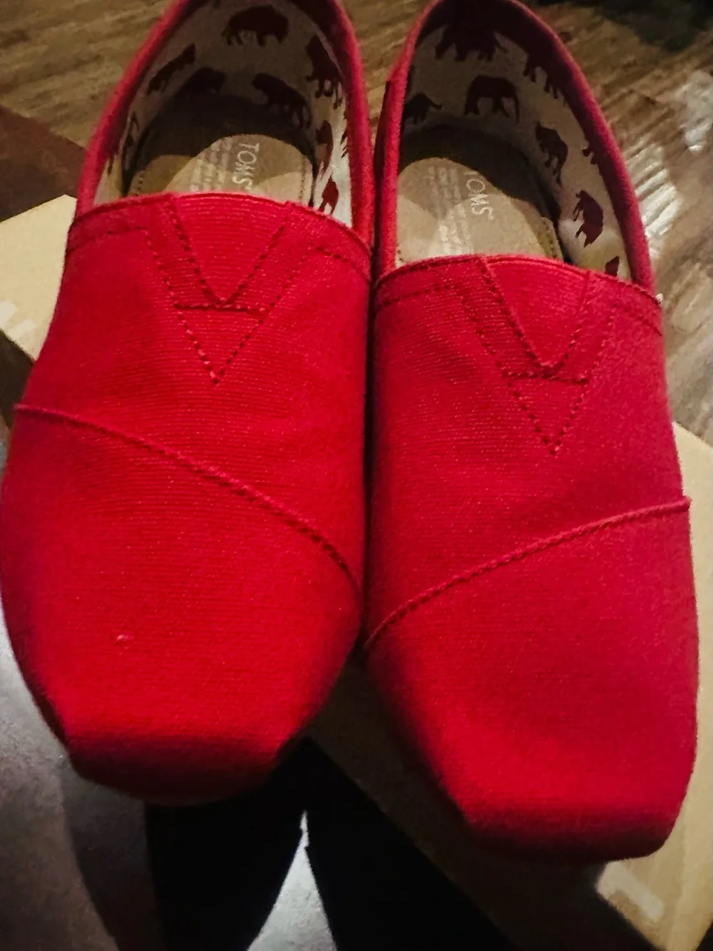 NEW Toms Men's 8 (eu 40.5) unisex Red Canvas Slip-On Loafers